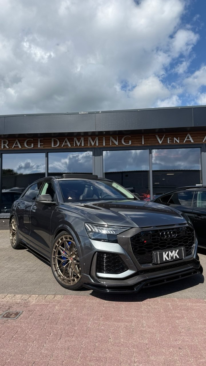Audi RSQ8